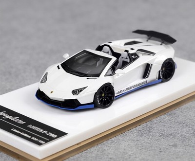 FW 1:64 White Aventador LP700 Convertible Sport Model Diecast Resin Car