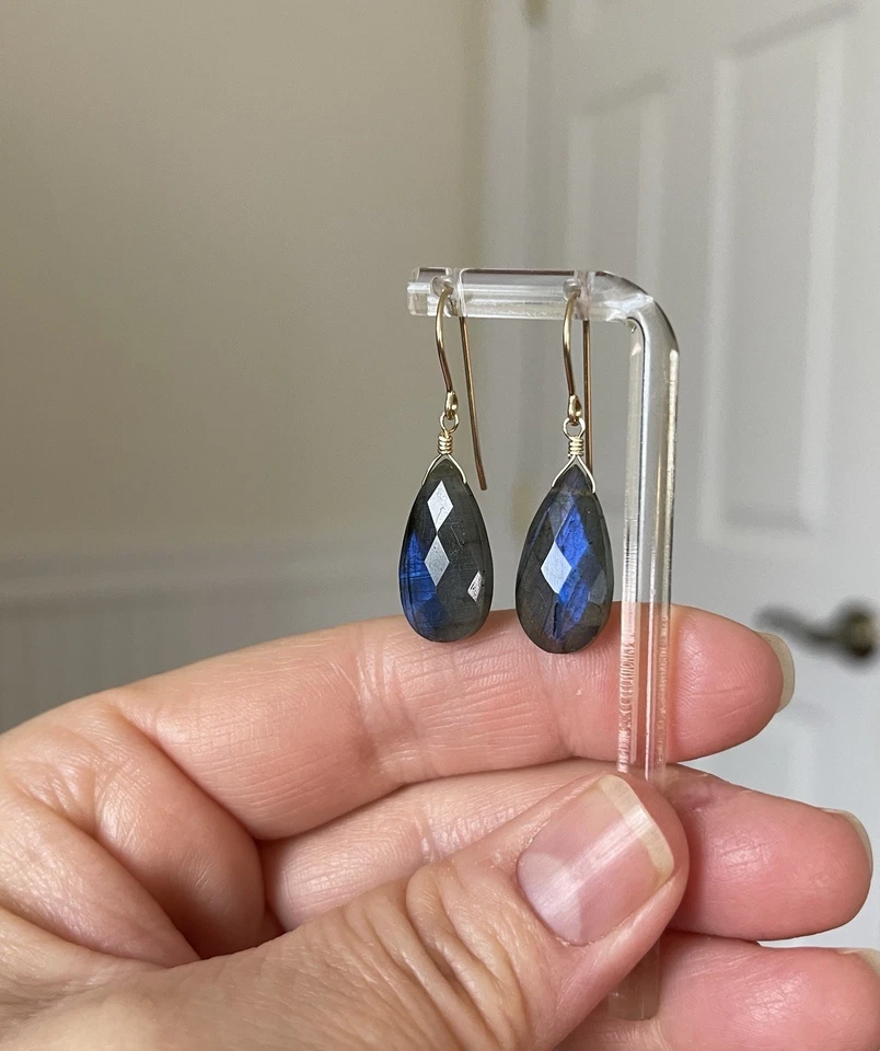 Labradorite Earrings Natural Briolette 14K Gold Filled Strong Blue Flash Foto 4 de 4