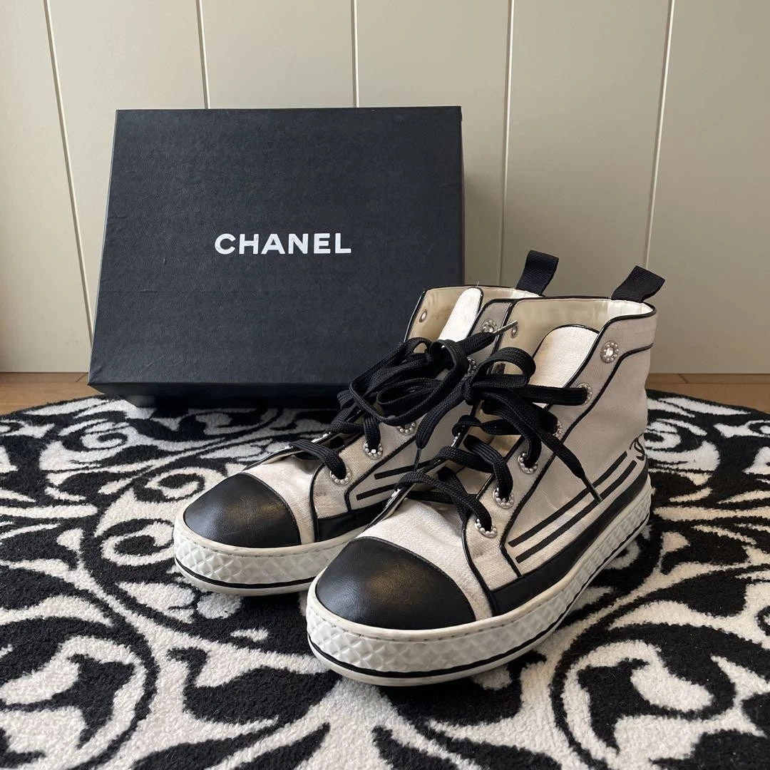 CHANEL Coco Mark White for sale | eBay