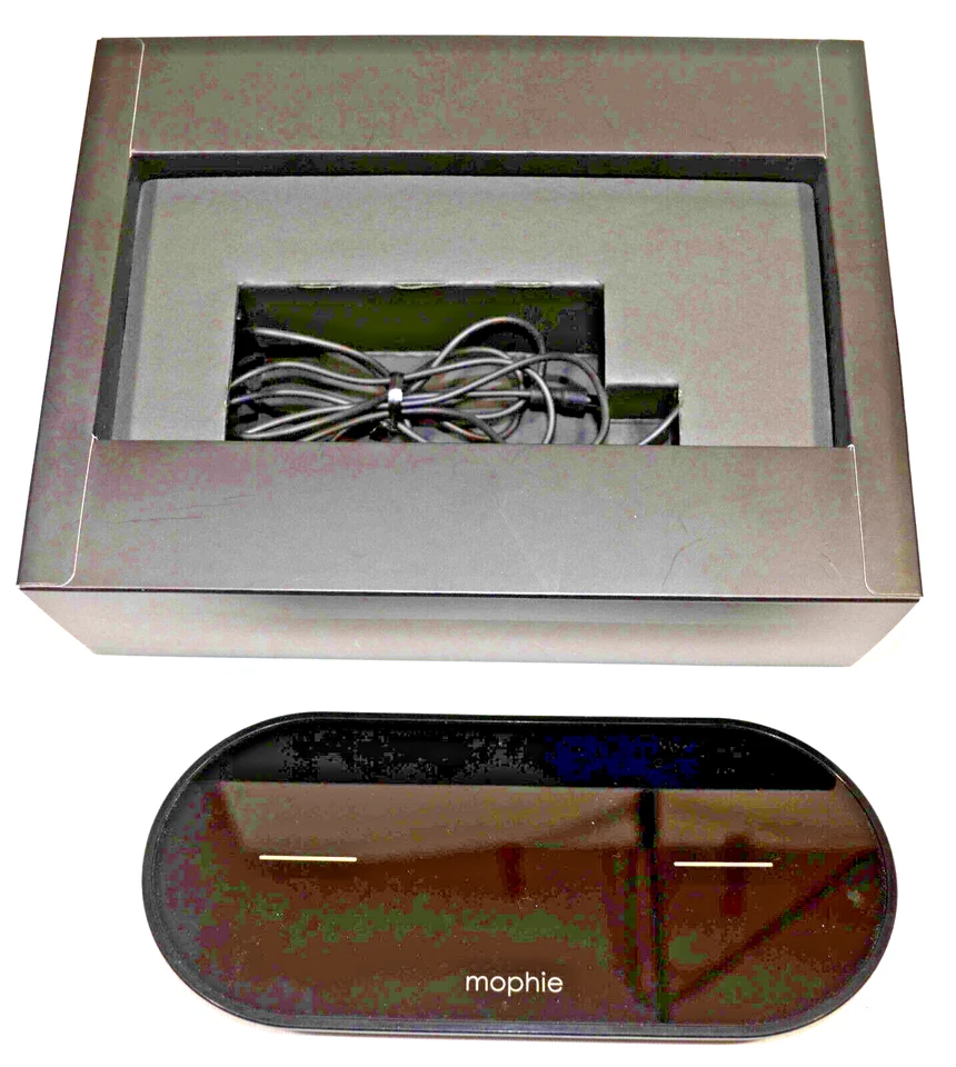 Mophie Dual Wireless Charging Pad-charges two wireless devices at the same time! - Image 4 of 4