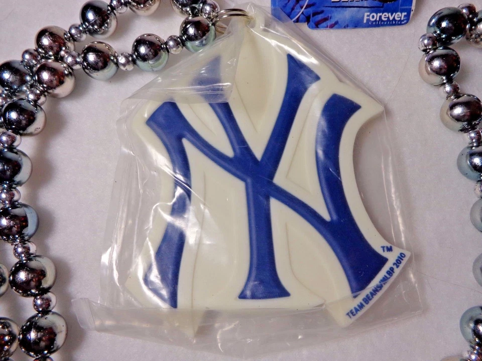 Forever Collectibles Team Beans Necklace MLB New York Yankees Baseball 2010 - Image 3 of 4