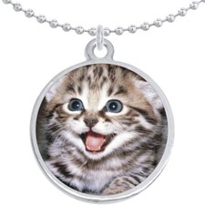 Kitty Cat Round Pendant Necklace Beautiful Fashion Jewelry