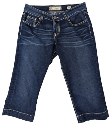 BKE Buckle Culture Woman's Size 30 X 19 Blue Medium Wash Capri Denim Jeans