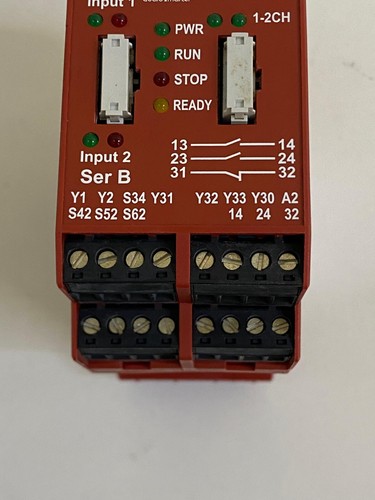 Allen-Bradley / Monitoring Safety Relay / MSR210P / Guardmaster / 440R-H23176 - Picture 10 of 14