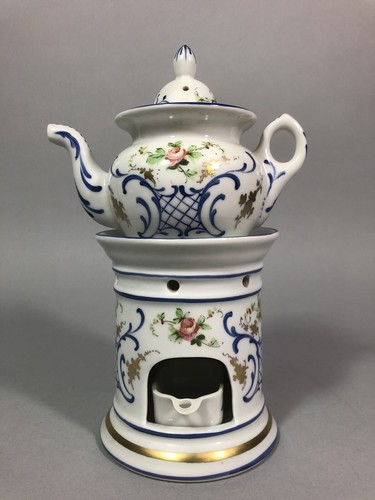 Ancienne TISANIÈRE en porcelaine Décor d’entrelacs et roses Complète Bel état