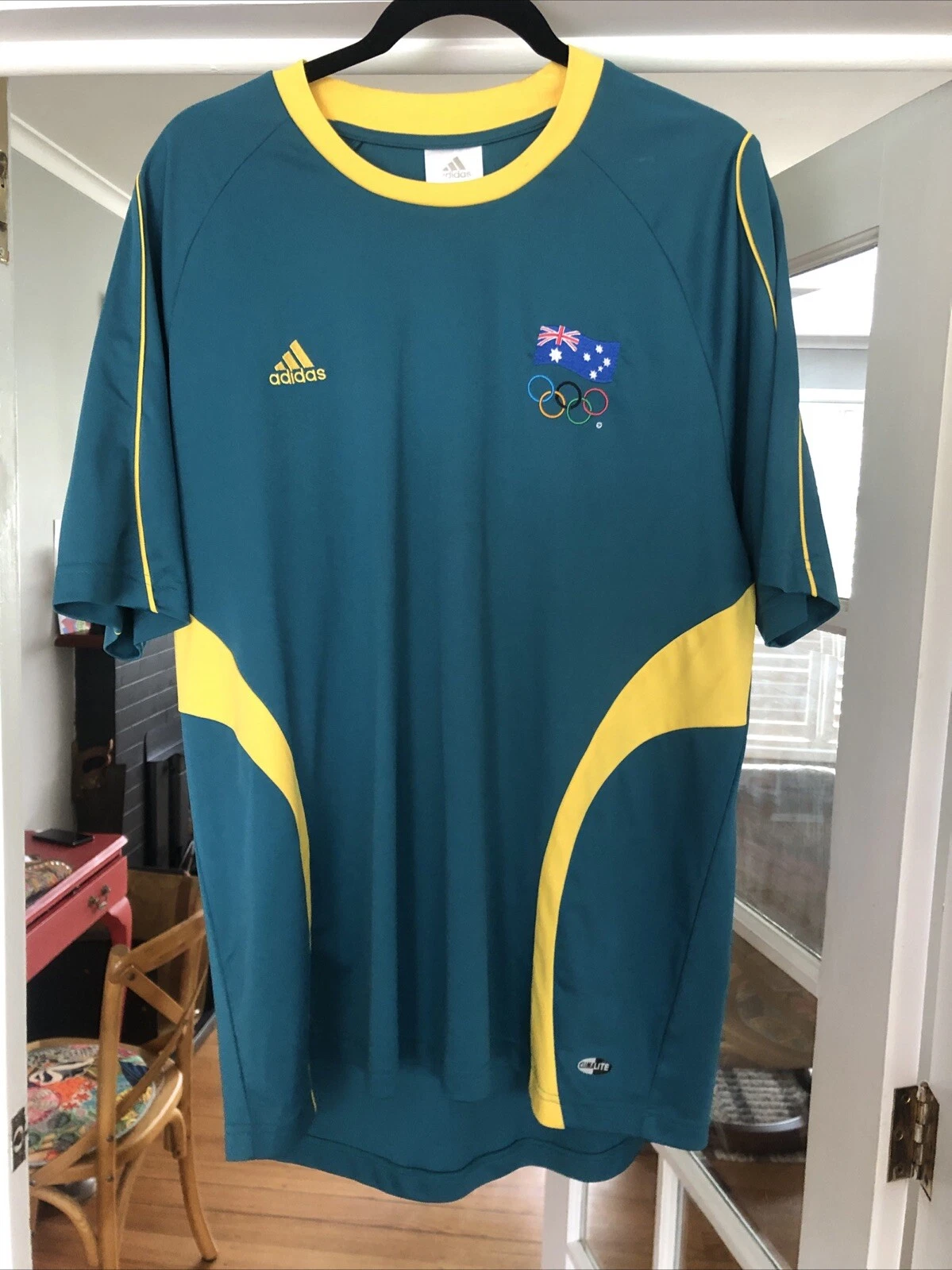 Picture 4 of 18