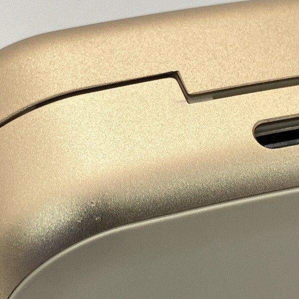 Bang & Olufsen BEOPLAY EX Gold Tone Wireless Earphones In Bang & Olufsen BEOPLAY EX Gold Tone Wireless Earphones In