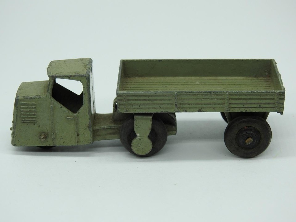 Dinky toys Meccano France 23C Mercedes w25 roues métal - Collection