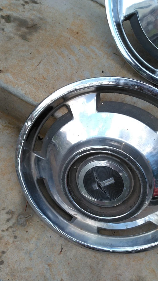 Chevy Corvair Monza 1965 13" cubiertas de rueda, tapacubos, juego de 4 Foto 4 de 4