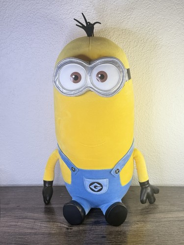 Universal Studios Exclusive Minion Mayhem 14" Kevin Plush Despicable Me