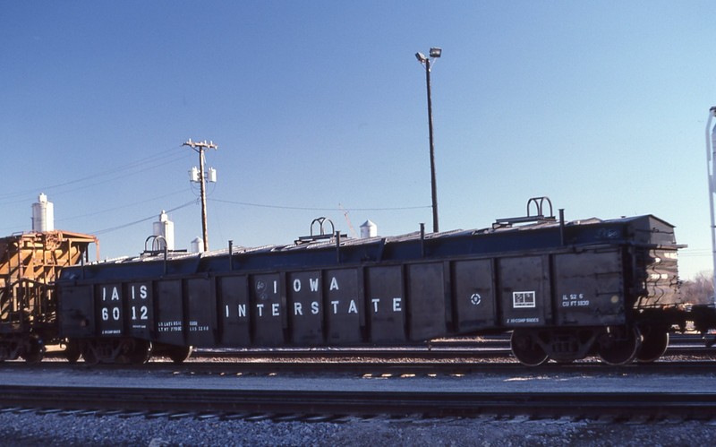 JT ORIG SLIDES (6) IAIS IOWA INTERSTATE LOCOS/FREIGHT CARS TAKEN IN 1989