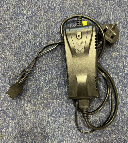 Motocaddy M5 GPS Electric Golf Trolley Cart 25 - 12 month old / little ...