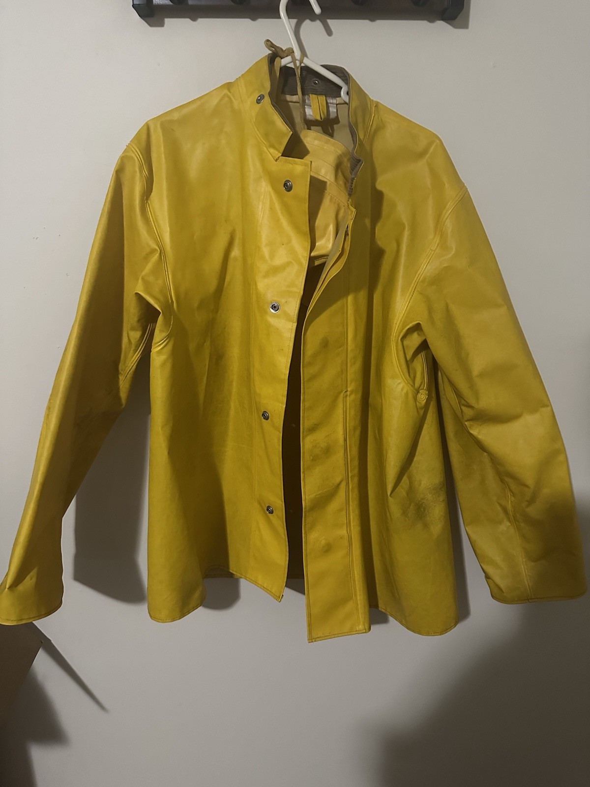 Helly Hansen Yellow Rain Jacket With Hat Men’s Me… - image 1