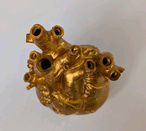 Gold Tone Anatomical Heart Bud Flower Vase Art Style Home Decor - Picture 6 of 11