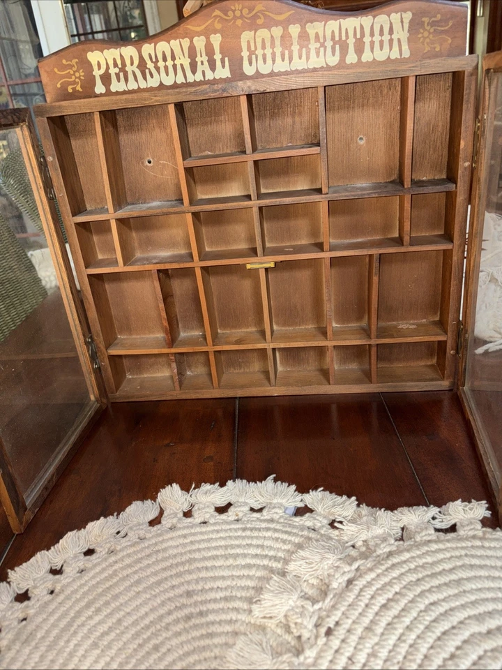 Vitrina de pared de vidrio madera colección personal de colección caja de sombra baratija años 70’s 1 Foto 4 de 4