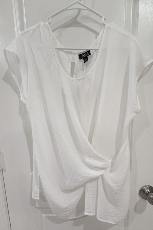 a.n.a White Solid Faux Wrap Blouse XL Polyester Scoop Neck Short Sleeve