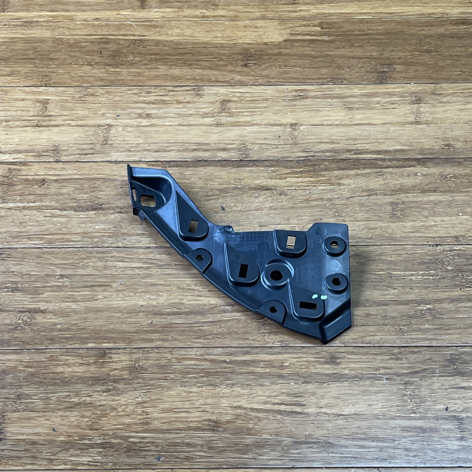 2017-2022 Audi R8 4S Front Right Carrier Support Bracket Mount 4S8853720 OEM