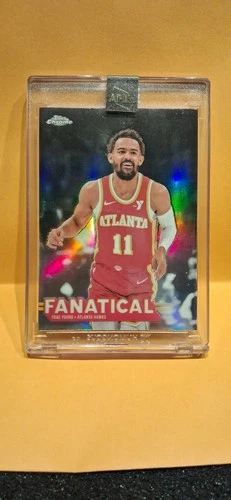 2025 Topps Chrome Trae Young Base (RAW)