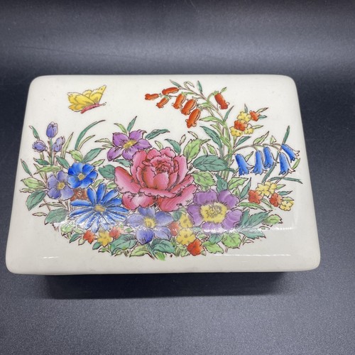 Wedgwood Bone China Lidded Box Hand Painted Flowers Signed Butterfly England Nos - Picture 2 of 11