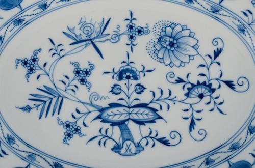 Meissen, piatto ovale Blue Onion in porcellana. Circa 1900. - Foto 4 di 6