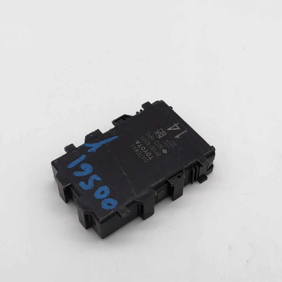 2015 2016 2017 2018 Toyota Rav4 Xle Fwd Gateway Control Module 89100-42011 - Image 3 of 4