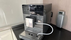 Miele CM 5315 Active Stand-Kaffeevollautomat Graphitgrau Kaffeemaschine 15 bar