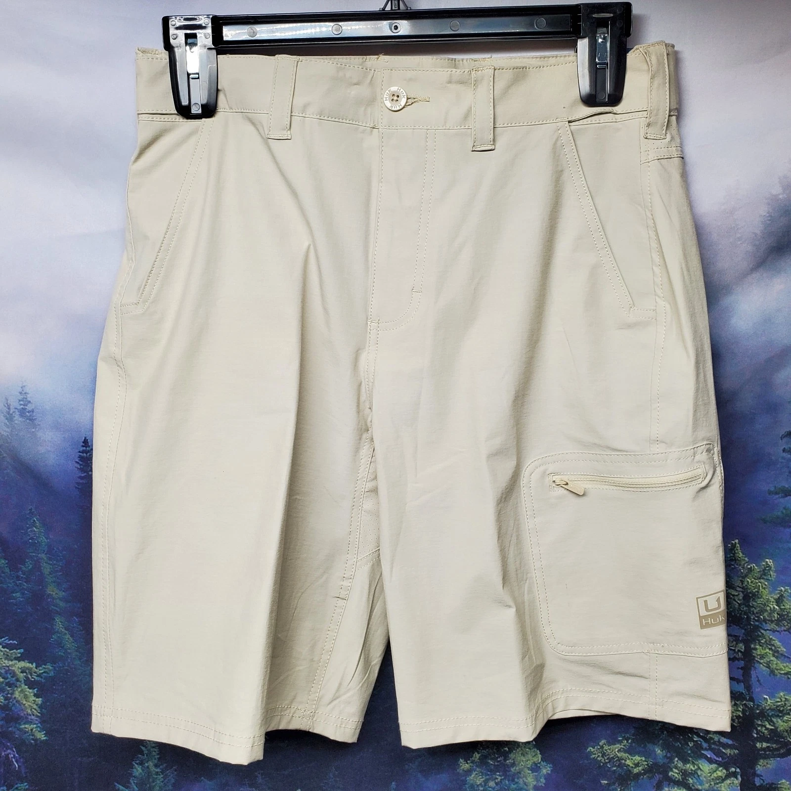 NEW HUK Mens Size Medium Next Level 10.5" Inseam Fishing Shorts Light Khaki