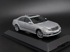 Autoart 1/43 Mercedes-Benz S-Class S63 AMG 2008, iridium silver (dealer edition)