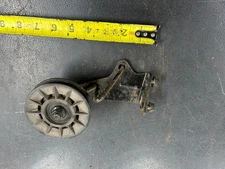 YTH2246 Husqvarna  drivebelt idler bracket/pulley #532196131