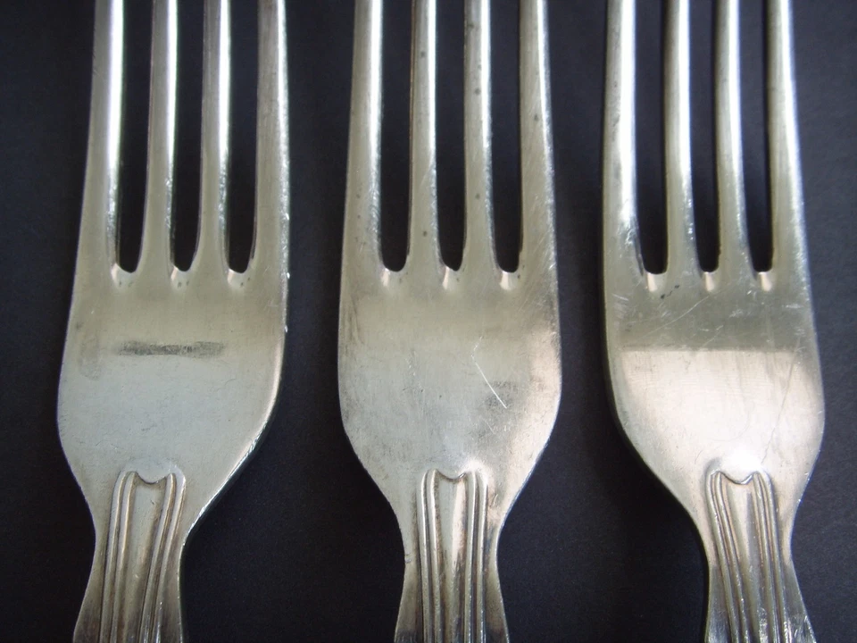 Лот из 4 посеребренных вилок Walker & Hall Sheffield WKL7 Kings + суповая ложка - Изображение 3 из 4