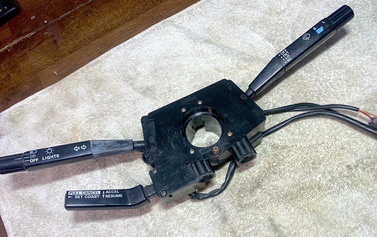 1984-1986 Nissan 300ZX Z31 OEM Steering Column Turn Signal