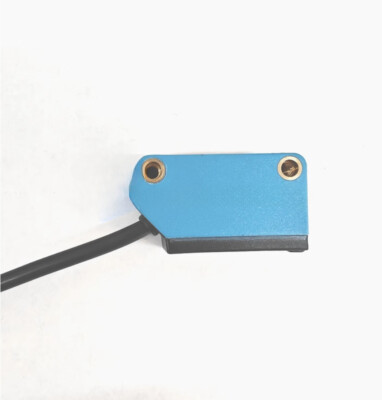 1PC Background suppression diffuse reflectance sensor LWTH-3020-PS-E2