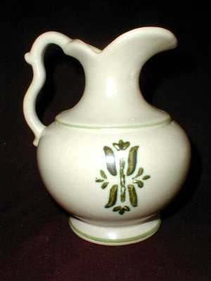 Royal Haeger Pottery Green Stencil Leaf Tulip 7-1/4'' Tall Pitcher _ EXC