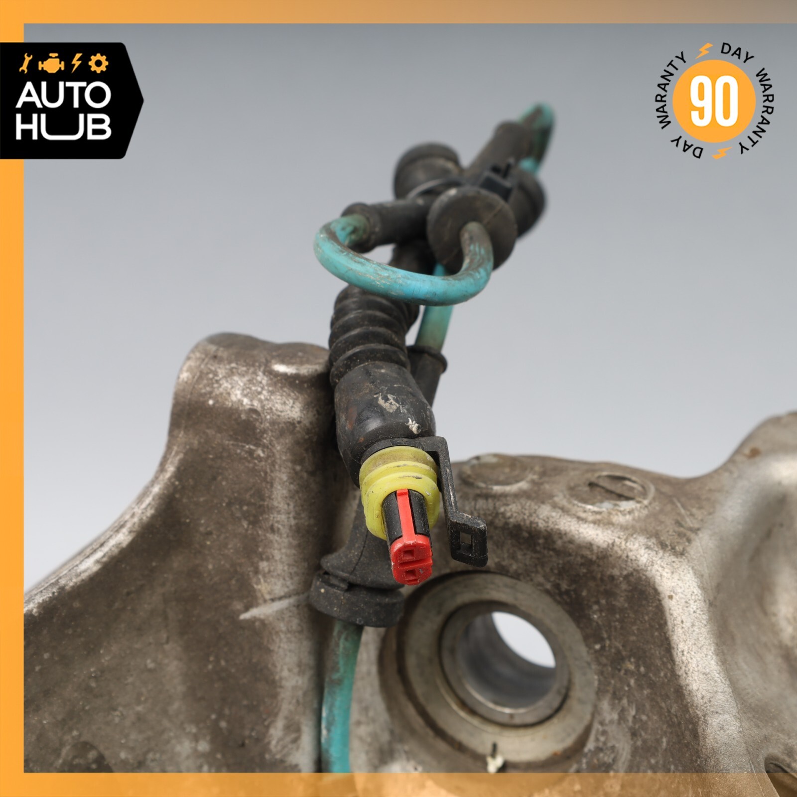 06-10 Maserati Quattroporte M139 Rear Left Side Spindle Knuckle Hub OEM