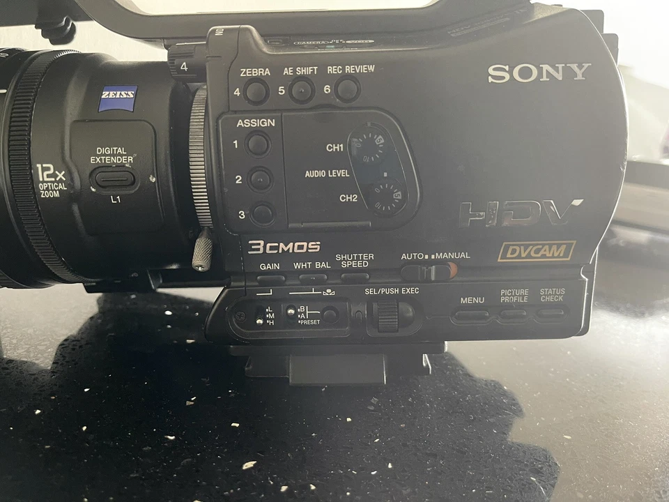 Sony HVR-Z7E/Z7P Gigital HD Camera Camcorder - Black - Image 2 of 4