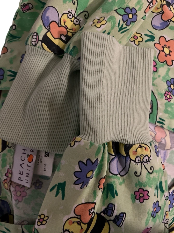 Chaqueta Uniforme Melocotones Mangas Largas Verde Neón Con Abejorros Y Flores  Foto 3 de 4