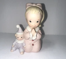 Vintage Homeco Ceramic "Little Girl Praying" Home Interior Collectible 3 3/4" Ex