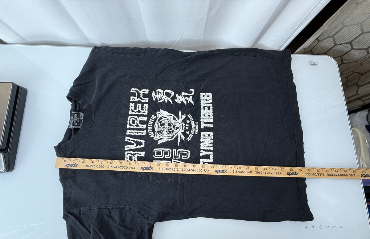Men's Size Medium Avirex Fighting Tigers T Shirt Black Short