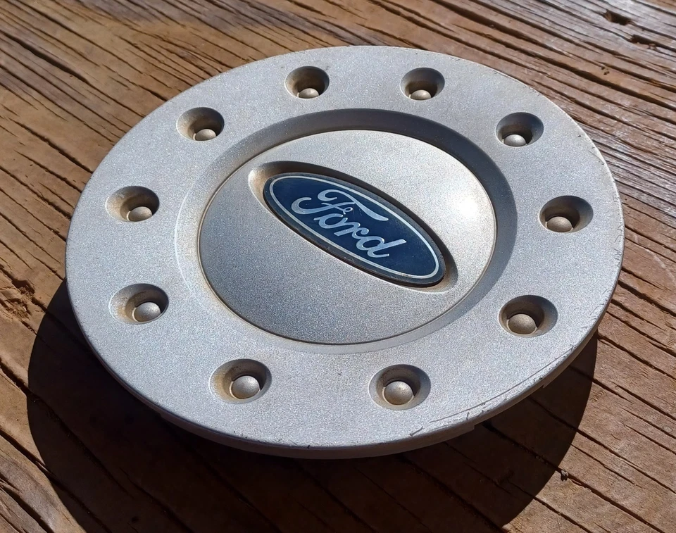 Tampa central Ford Freestyle ou 500 2005-2007 peça # 4F93 1A096 AA 02 - Imagem 2 de 3