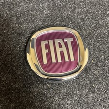 15 -18 Fiat 500x 500l Rear Center Trunk Lid Emblem Logo Badge Chrome Red Oem. 15 -18 Fiat 500x 500l Rear Center Trunk Lid Emblem Logo Badge Chrome Red Oem.