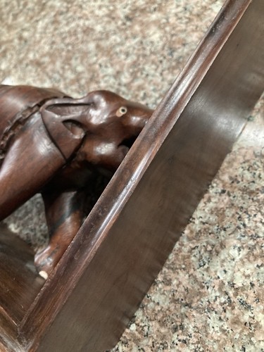 Antique Hand Carved Elephant Bookend - 第 4/7 張圖片