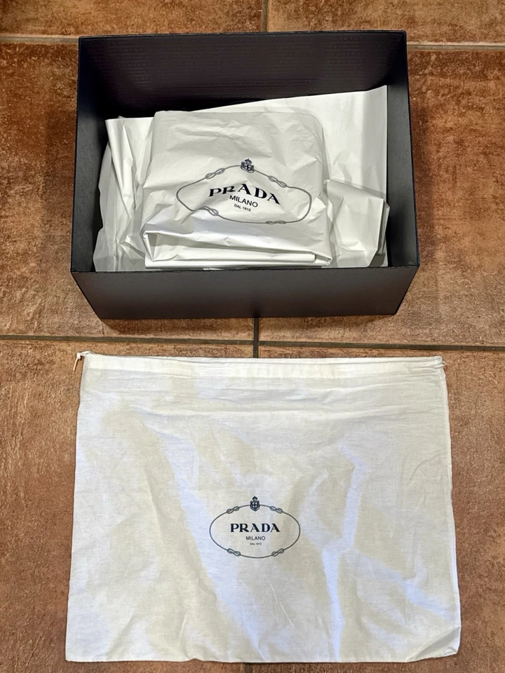 Nuevo Logotipo PRADA Auténtico Regalo Cartera Caja Cubierta Antipolvo Bolsa y Envío Kit Tejido Foto 3 de 4
