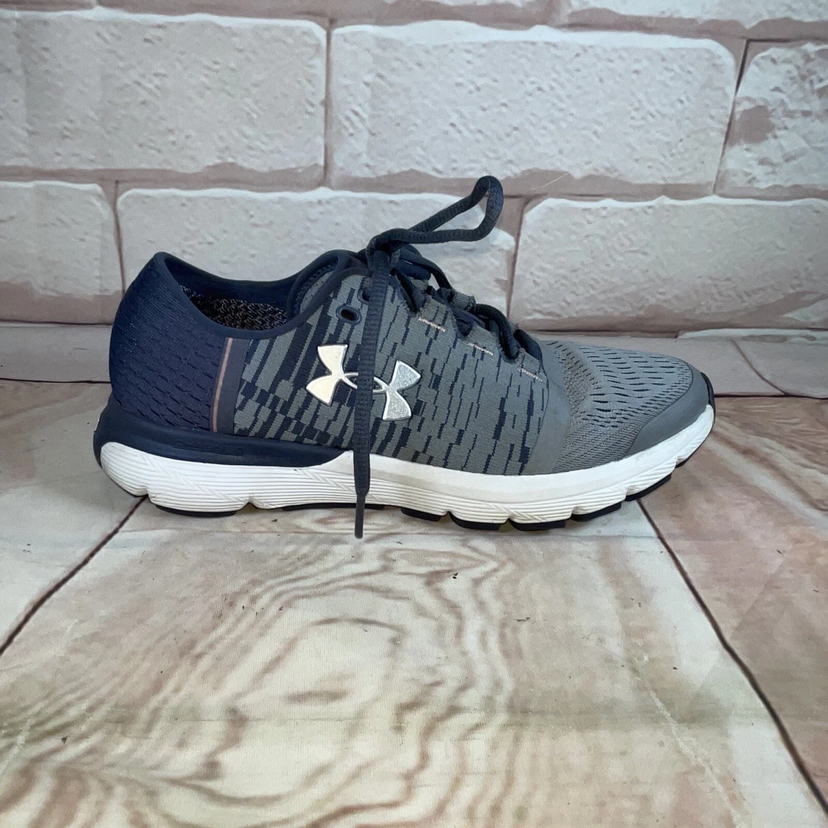 Under Armour Womens Size 7.5. Running Shoes Speedform Gemini 3