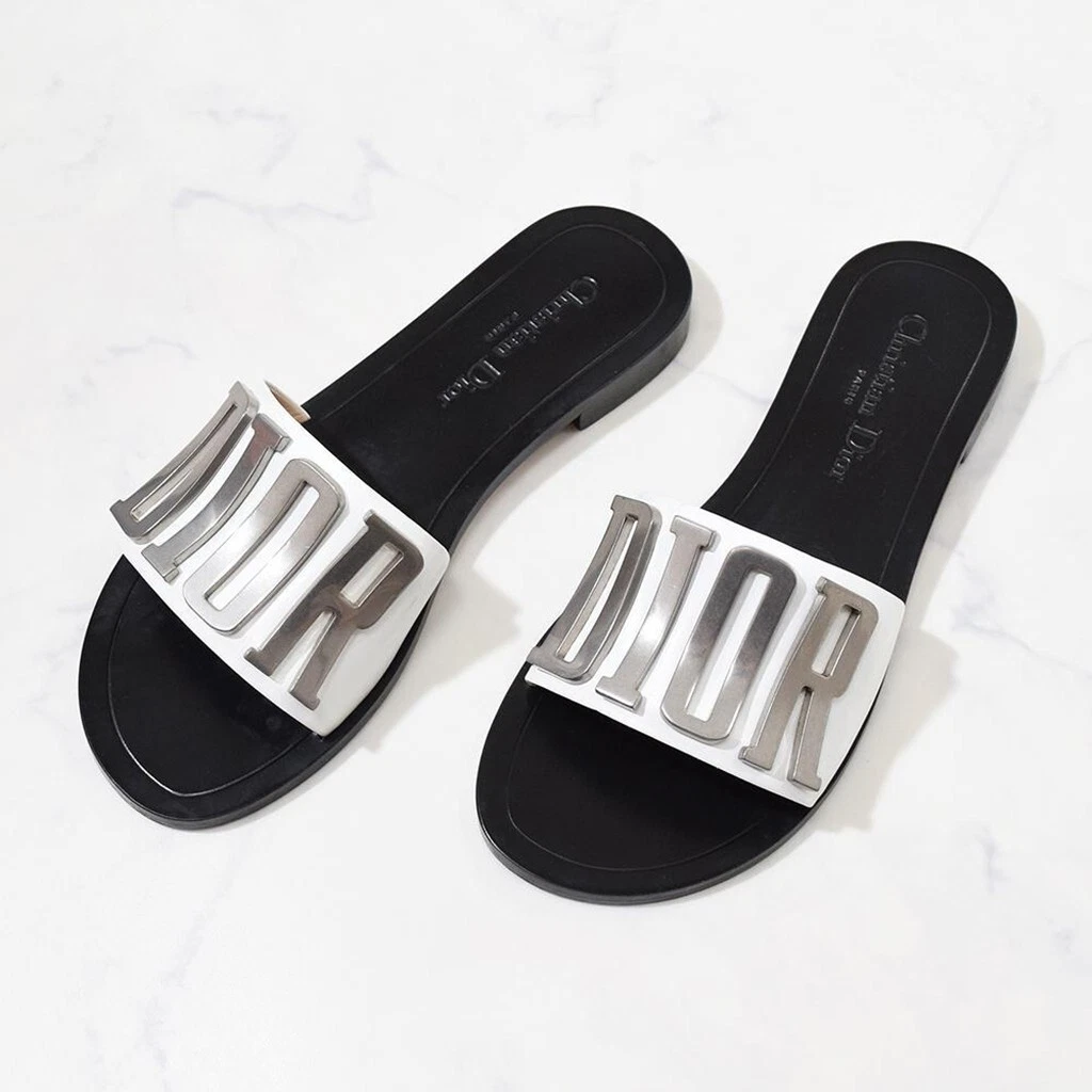 Sandales plates en cuir Christian DIOR logo métal fabriquées en Italie taille EU 36 1/2 US 6