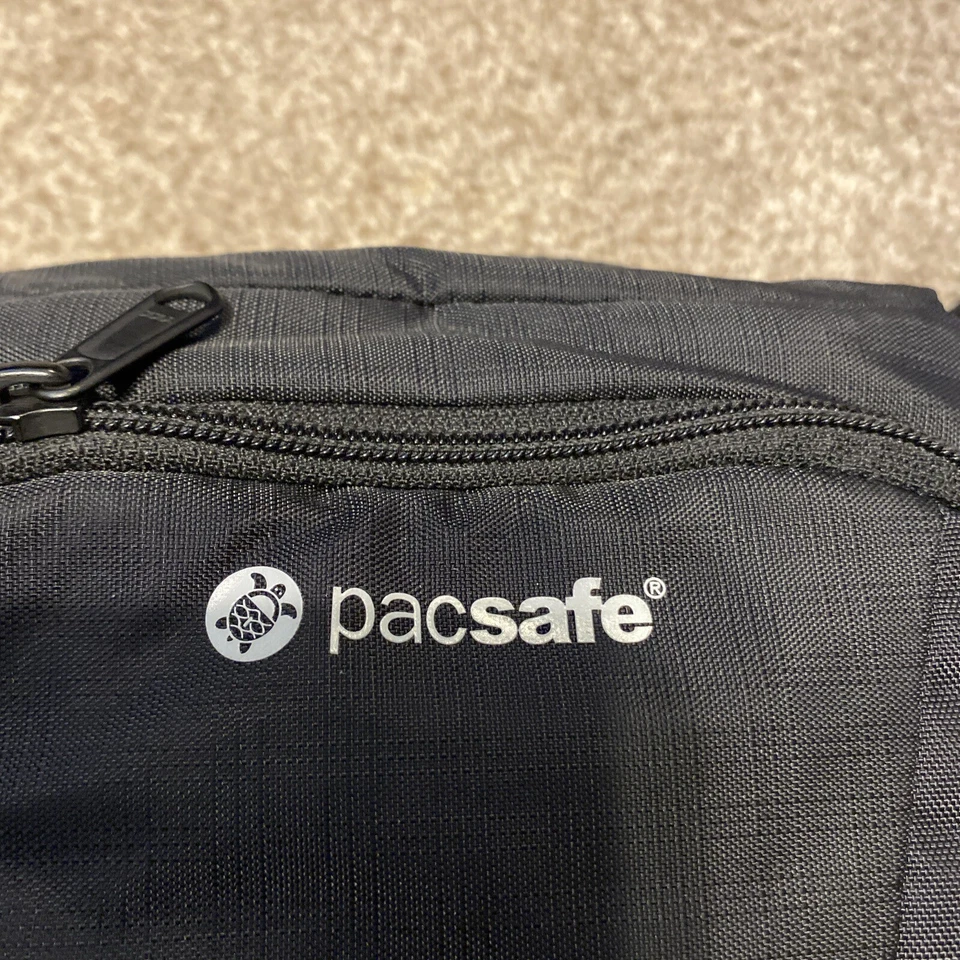 Bolsa de carga superior para cámara compacta antirrobo Pacsafe Camsafe V6 (negra) Foto 2 de 4