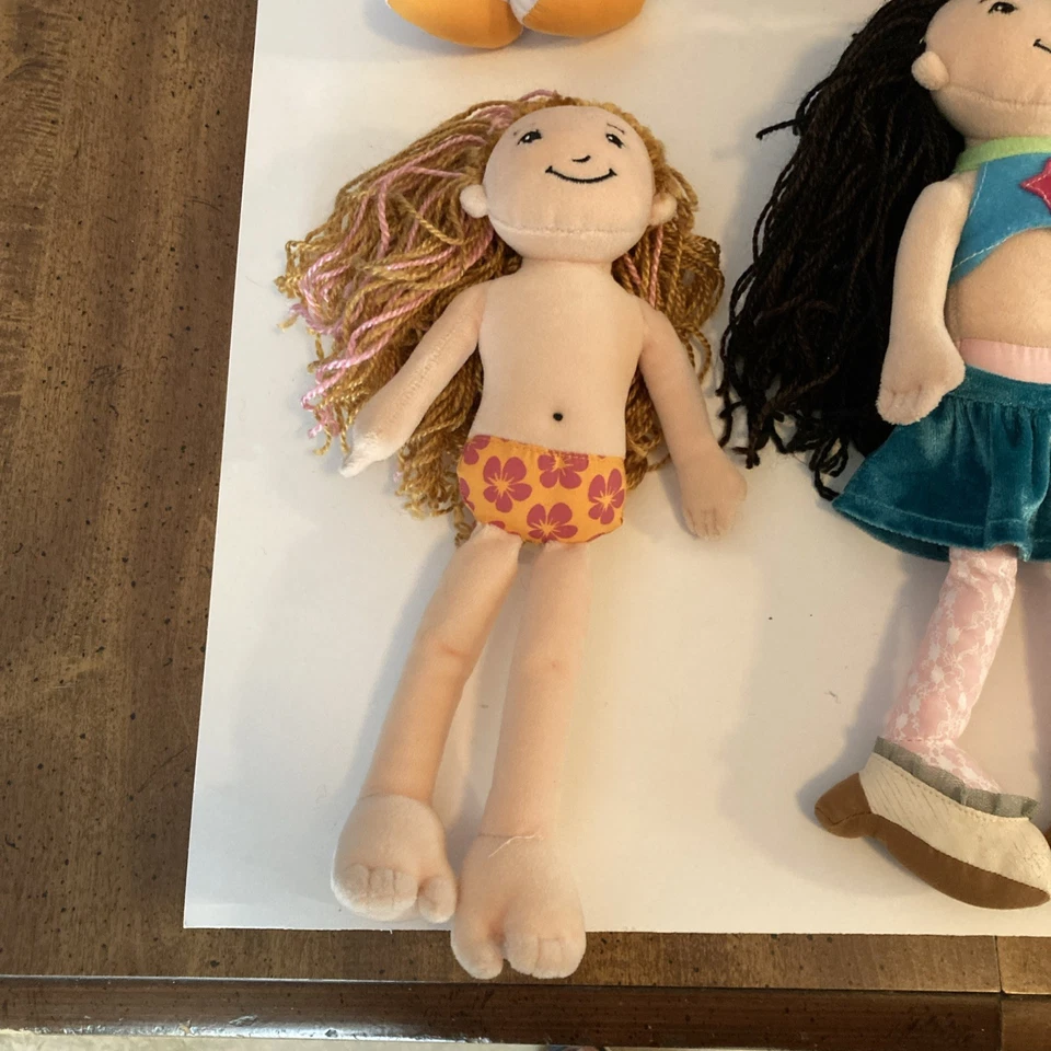 Lote de muñecas y mochila Groovy Girls, juguete Manhattan Foto 3 de 4