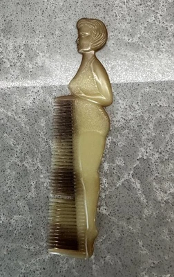 Ancien peigne à cheveux art déco URSS avec forme de dame décor soviétique - Photo 1/4