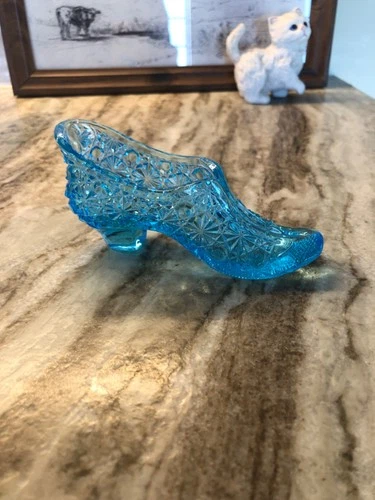 Vintage Fenton Daisy & Button Blue Glass Slipper Shoe Figurine 5”