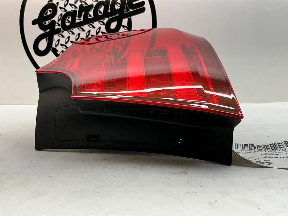 Tail Light Assembly BMW 335I GT Right 14 15 16 qtr pnl mnted Foto 4 de 4