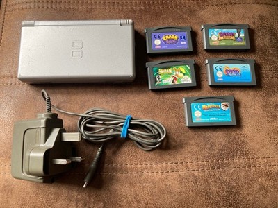 Nintendo DS Lite metallic silber Handheld-System + 5 GBA-Spiele - fairer Zustand